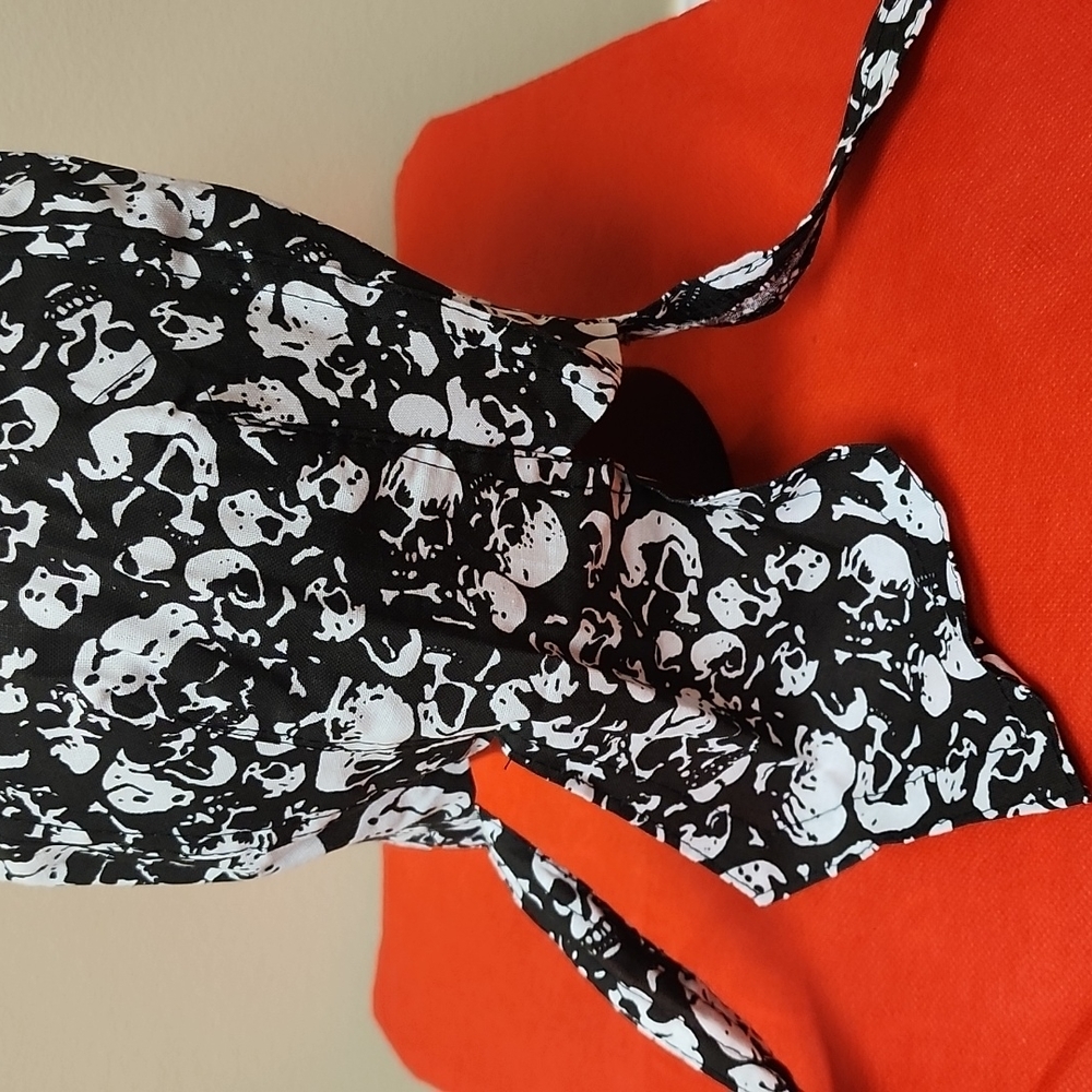 Black & White Skull Headwrap - Picture 5 of 6